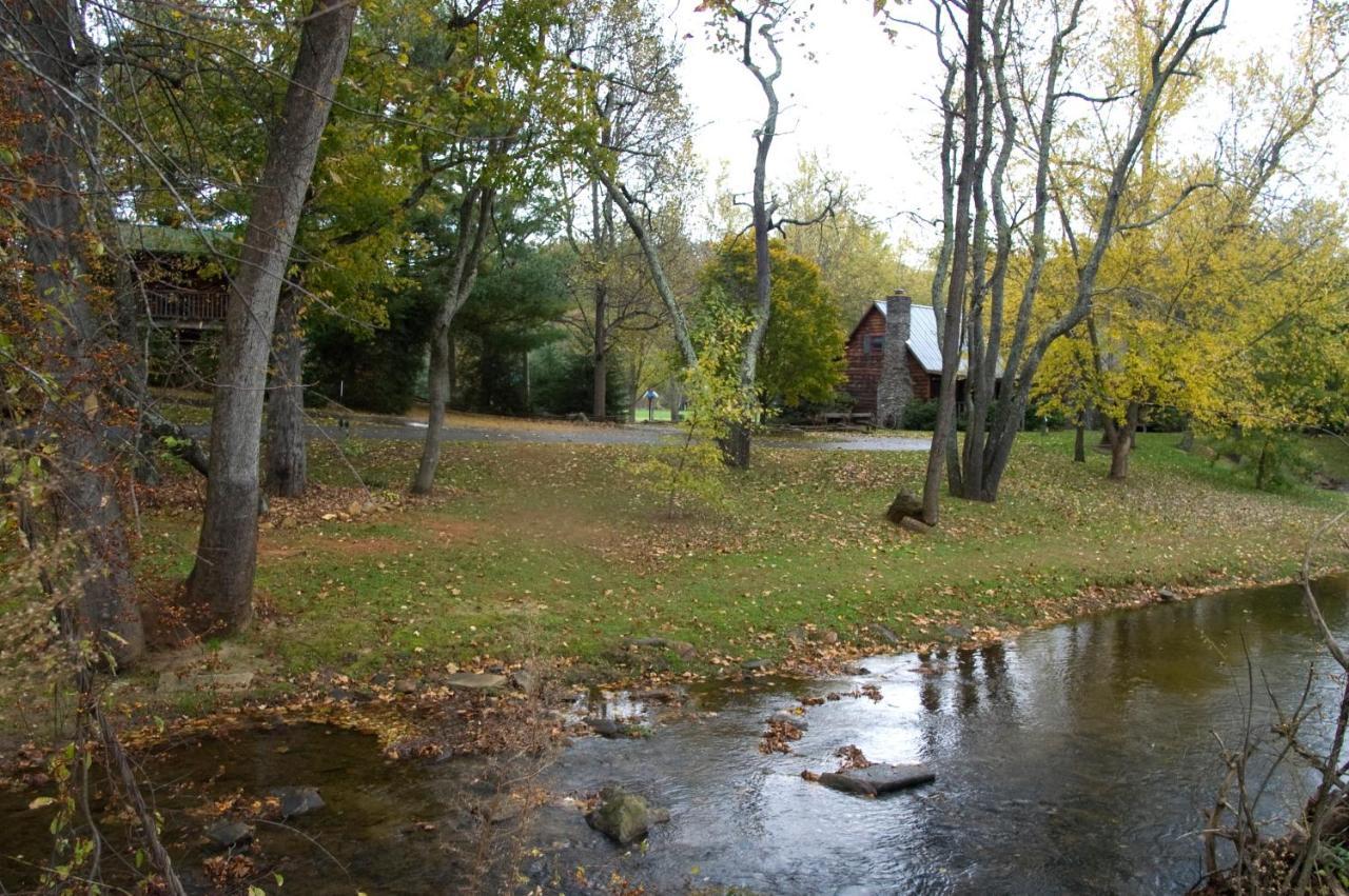 Mountain Springs Cabins Candler Eksteriør billede